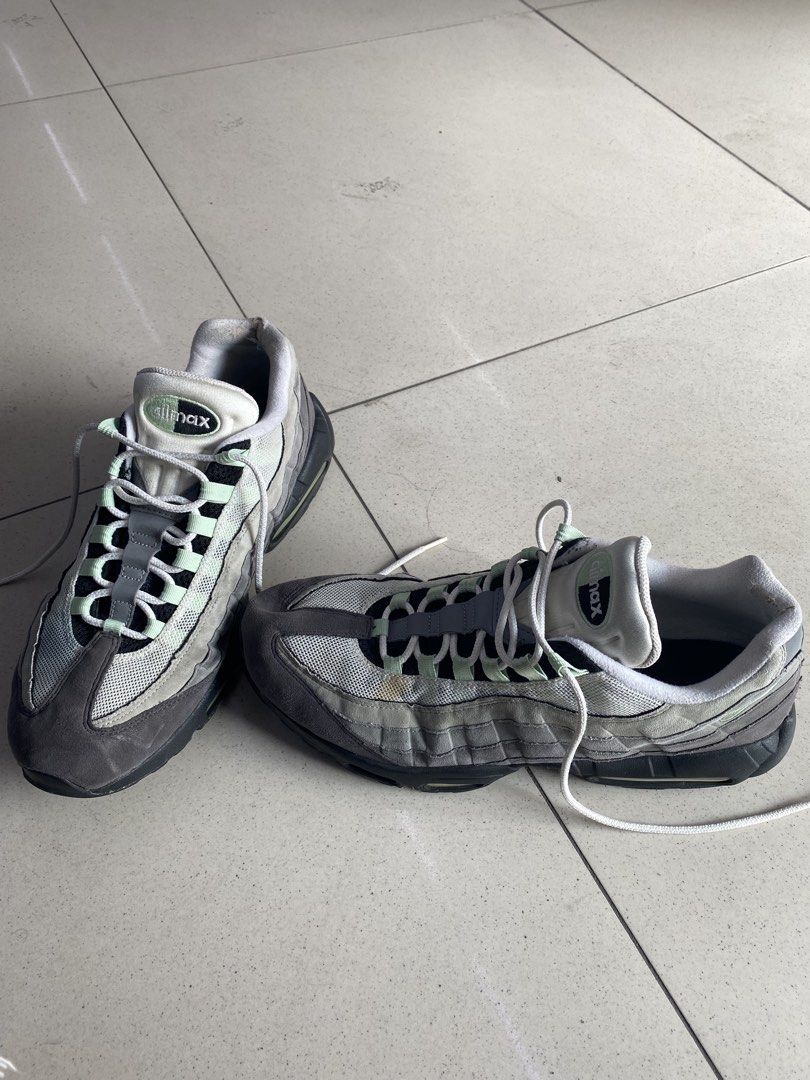 AIRMAX 95 (Category: Sneakers) located in San Jose del Monte. Submitted by kidfromnclb (Listing ID 1428493790, Image 3). Description: THE ONLY ISSUE IS IN LAST SLIDE 2 PICS ₱850 FREE SHIPP.