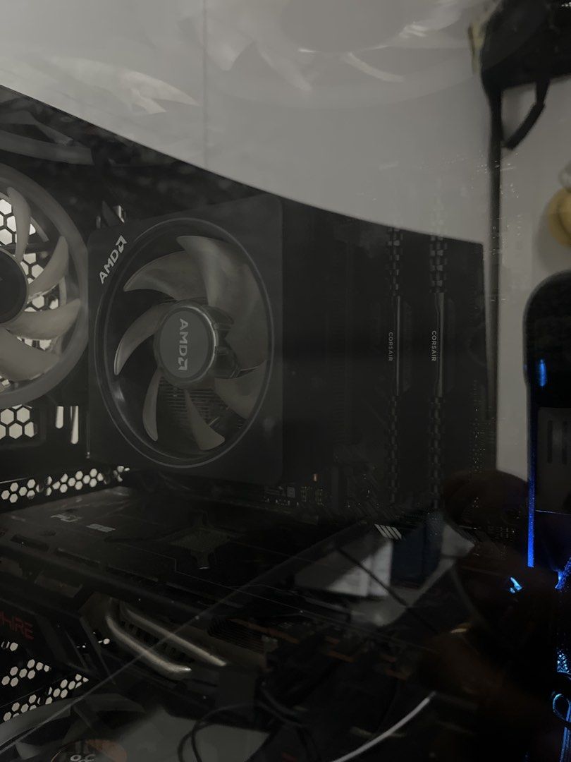 AMD 3700x413258989259335680