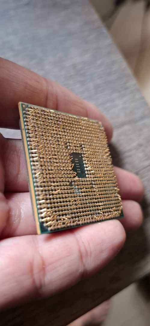 AMD A4-3400 Series Processor (Category: Computer Parts) located in Valenzuela. Submitted by winssian (Listing ID 1428603304, Image 2). Description: bent pins see pics po.