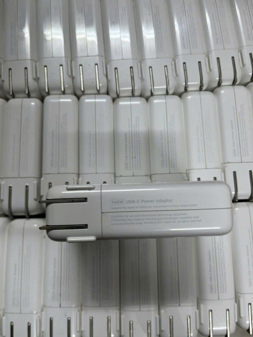 Apple 140W USB-C Power Adapter412411766673909760