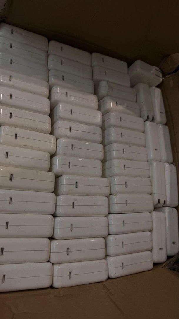 Apple 140W USB-C Power Adapter412411766673909762