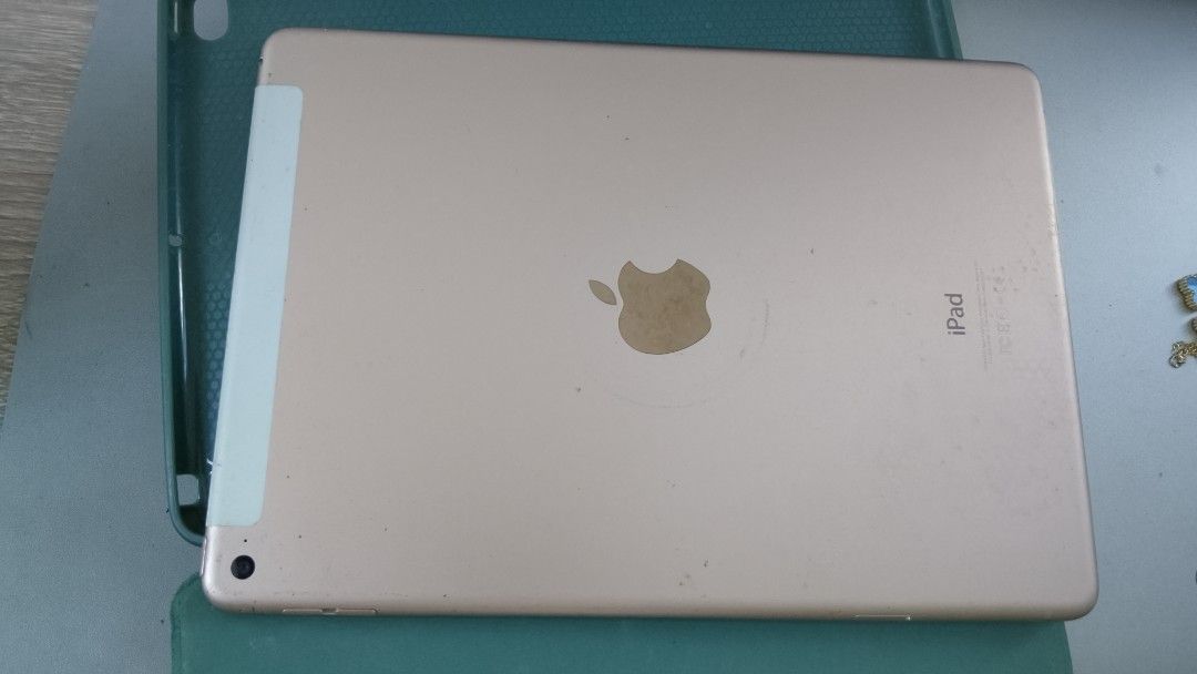 Apple iPad Air 2 (Category: iPad) located in Makati City. Submitted by claire.1221 (Listing ID 1428491774, Image 1). Description: with green case included, but NO charger, ear phones, and box used for studying purposes. rfs: finally passed the board exam for medtech. won't be needing this anymore. no issues. details are on the photos. can do meet ups.