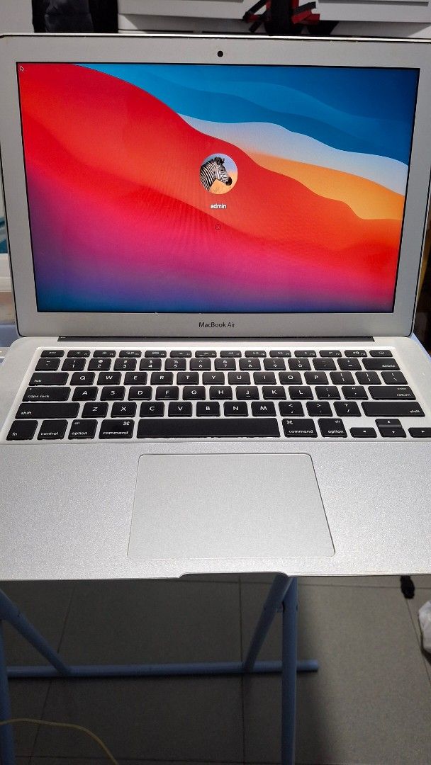 Apple MacBook Air 13-inch (2017)