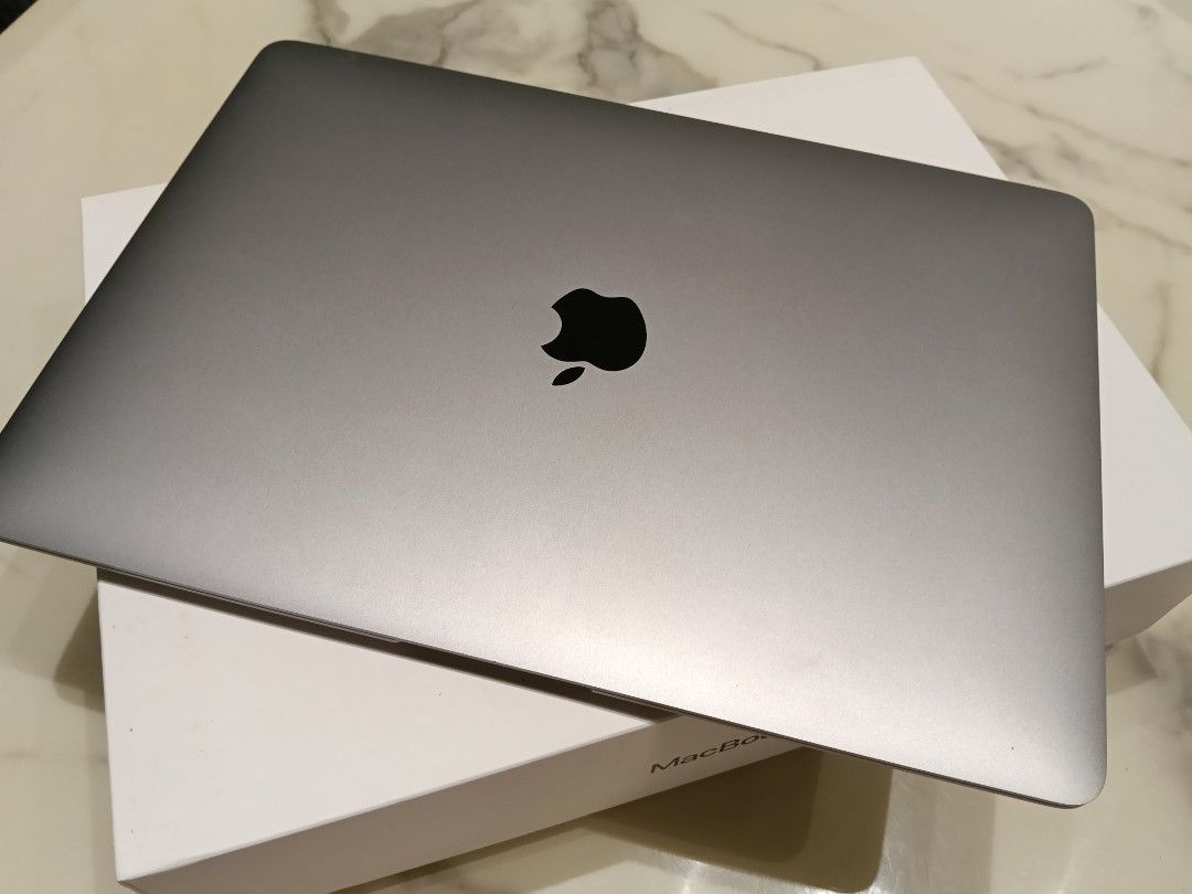 Apple MacBook Air 13-inch M1 (2020)412410974884352002