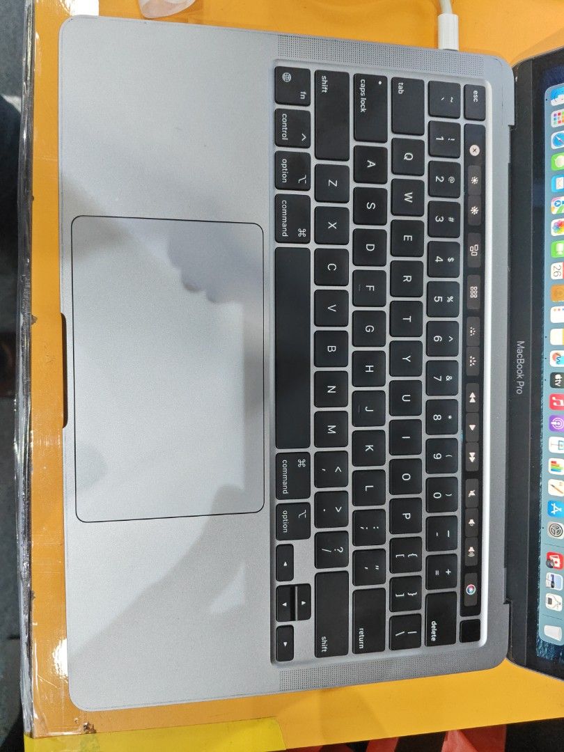 Apple MacBook Pro 13-inch (2020)412451368558274561