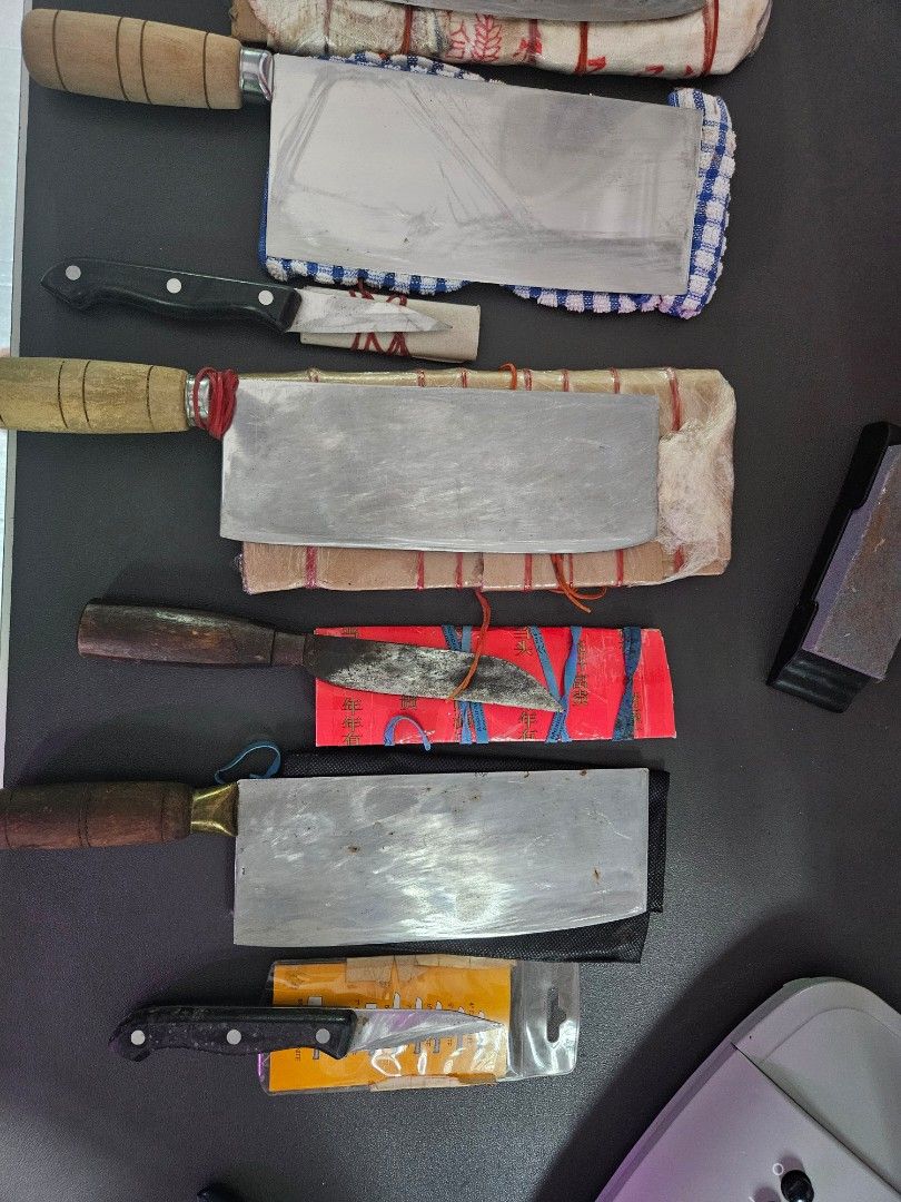 Assorted Cleavers and Knives - Various Sizes464934880738037761
