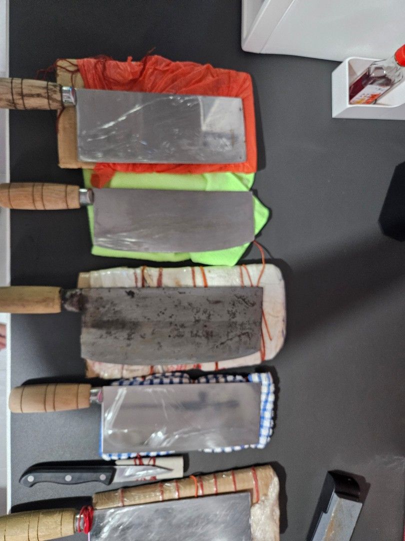 Assorted Cleavers and Knives - Various Sizes464934880738037760
