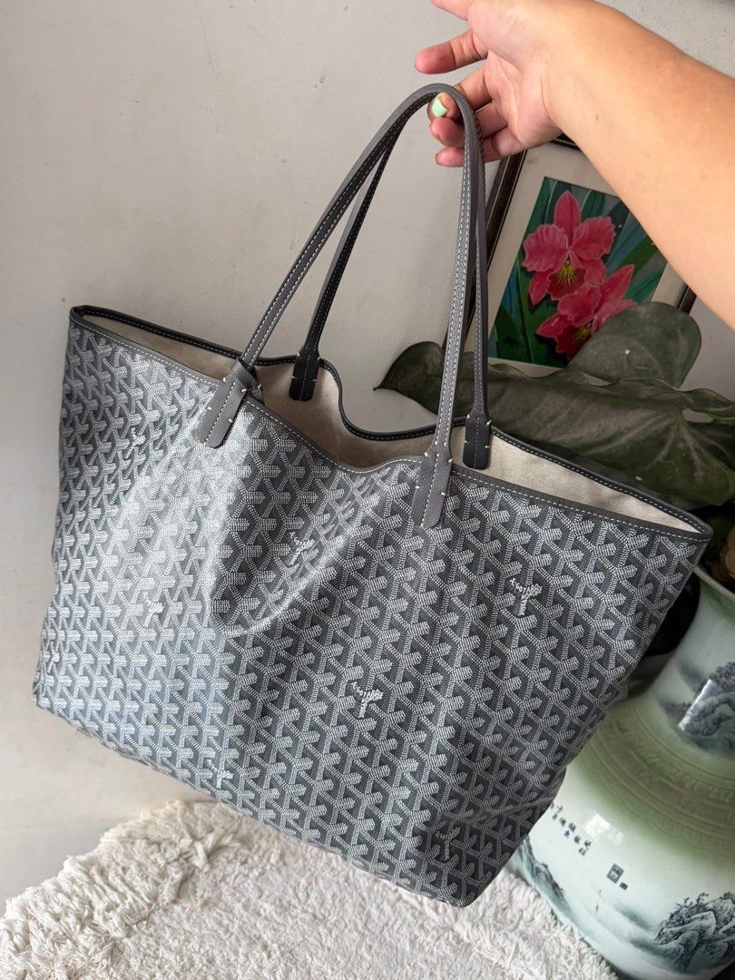 Authentic Goyard st.louise Gm (Category: Luxury Bags & Wallets) located in Quezon City. Submitted by jhaediah (Listing ID 1375867682, Image 2). Description: St.Louise Gm 💓3/26 Excellent Condition Guaranteed Authentic .