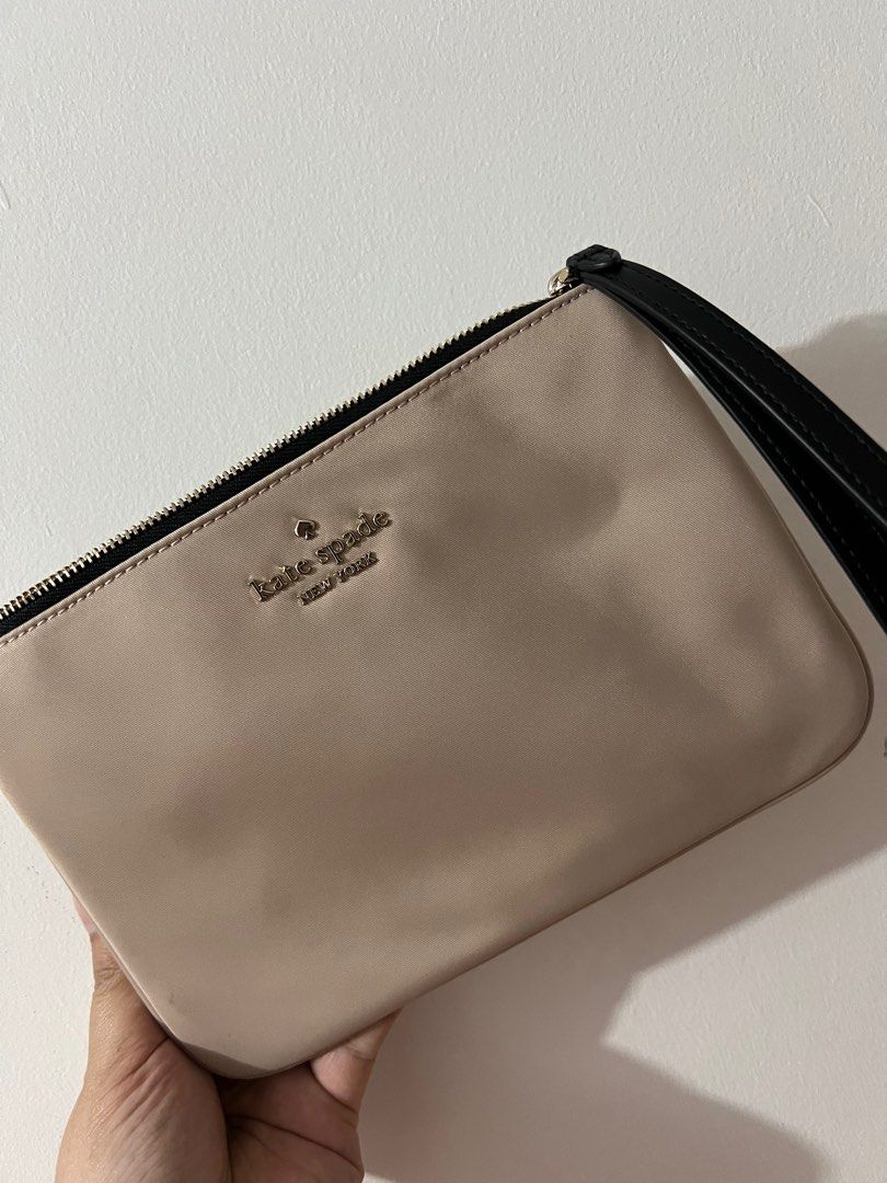 Authentic Kate Spade New York Wristlet/Pouch (Category: Luxury Bags & Wallets) located in Manila. Submitted by mini_closet_shoppe (Listing ID 1428568375, Image 1). Description: ✔️ Brand new / never used ✔️ Clean and in excellent condition ✔️ Elegant and classy design – perfect for everyday use or pang-gift 🎁 📍 Location: Taguig 🚚 Shipping via [J&T/LBC/Grab/Lalamove] 💵 Payment: GCash / Bank Transfer .