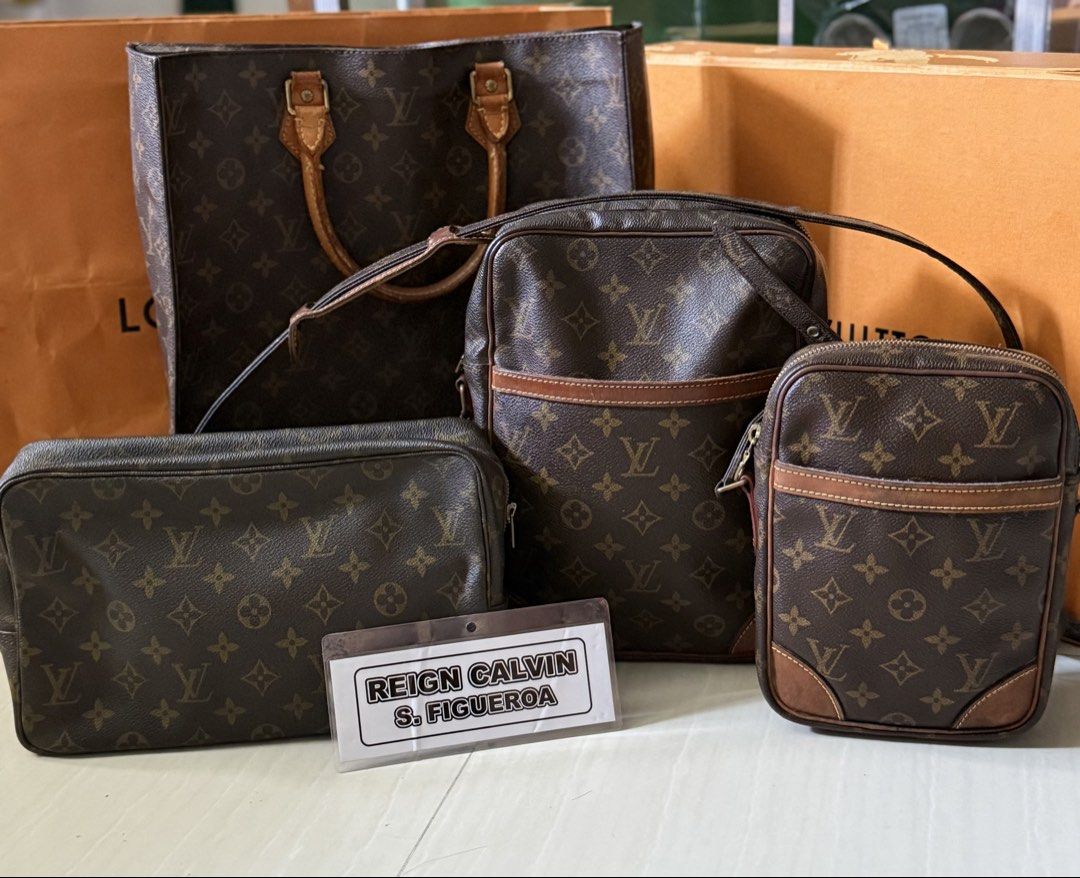 AUTHENTIC LV BUNDLE SALE (Category: Luxury Bags & Wallets) located in Manila. Submitted by reg08 (Listing ID 1421980159, Image 1). Description: Bundle sale.