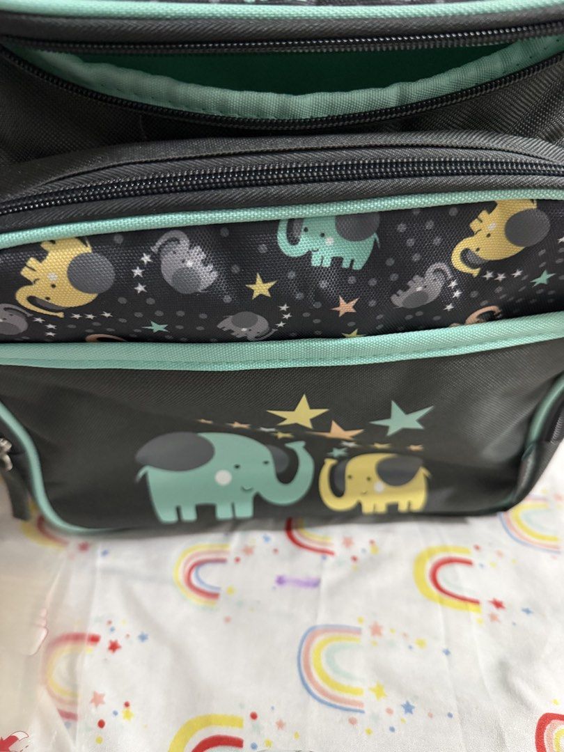 Babyboom Elephant Print Diaper Bag (Category: Diaper Bags & Wetbags) located in Makati City. Submitted by marowebg (Listing ID 1428540465, Image 3). Description: .