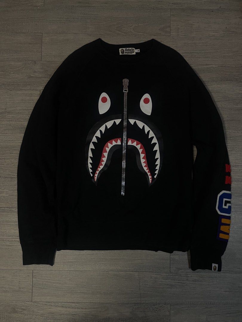 BAPE Shark Full Zip Sweatshirt Black XL (Category: Coats, Jackets and Outerwear) located in Manila. Submitted by yourfavoriteplug (Listing ID 1428587277, Image 1). Description: Bake shark crewneck no issue excellent carpet wgm .