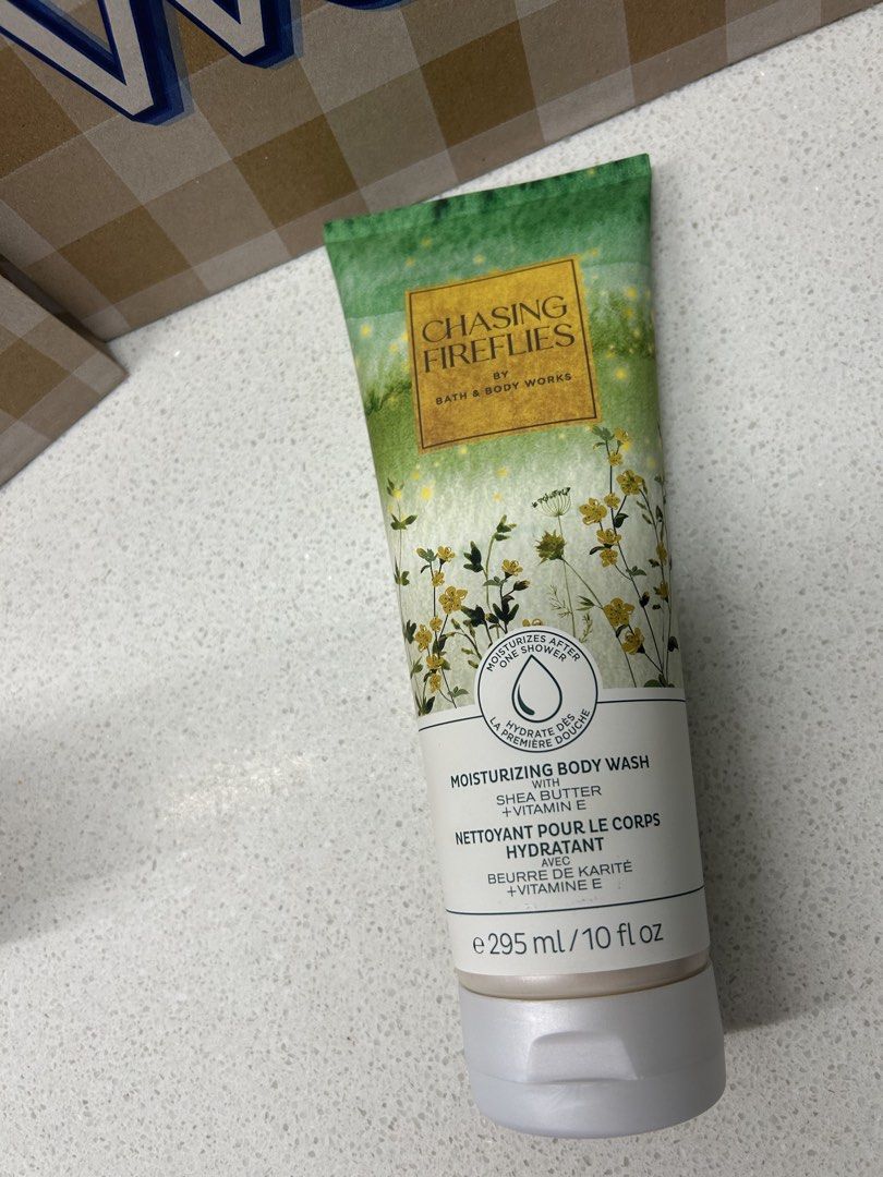 Bath & Body Works Chasing Fireflies Moisturizing Body Wash (Category: Body Care) located in Quezon City. Submitted by fine.mist (Listing ID 1428515311, Image 3). Description: .