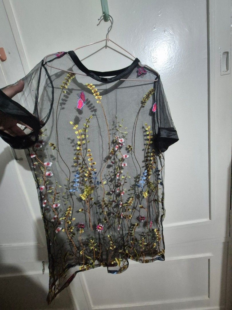 Beach cover up (Category: Others Tops) located in Quezon City. Submitted by conchicken (Listing ID 1428558789, Image 3). Description: see through cover up once worn lang very elegant medium to xl.