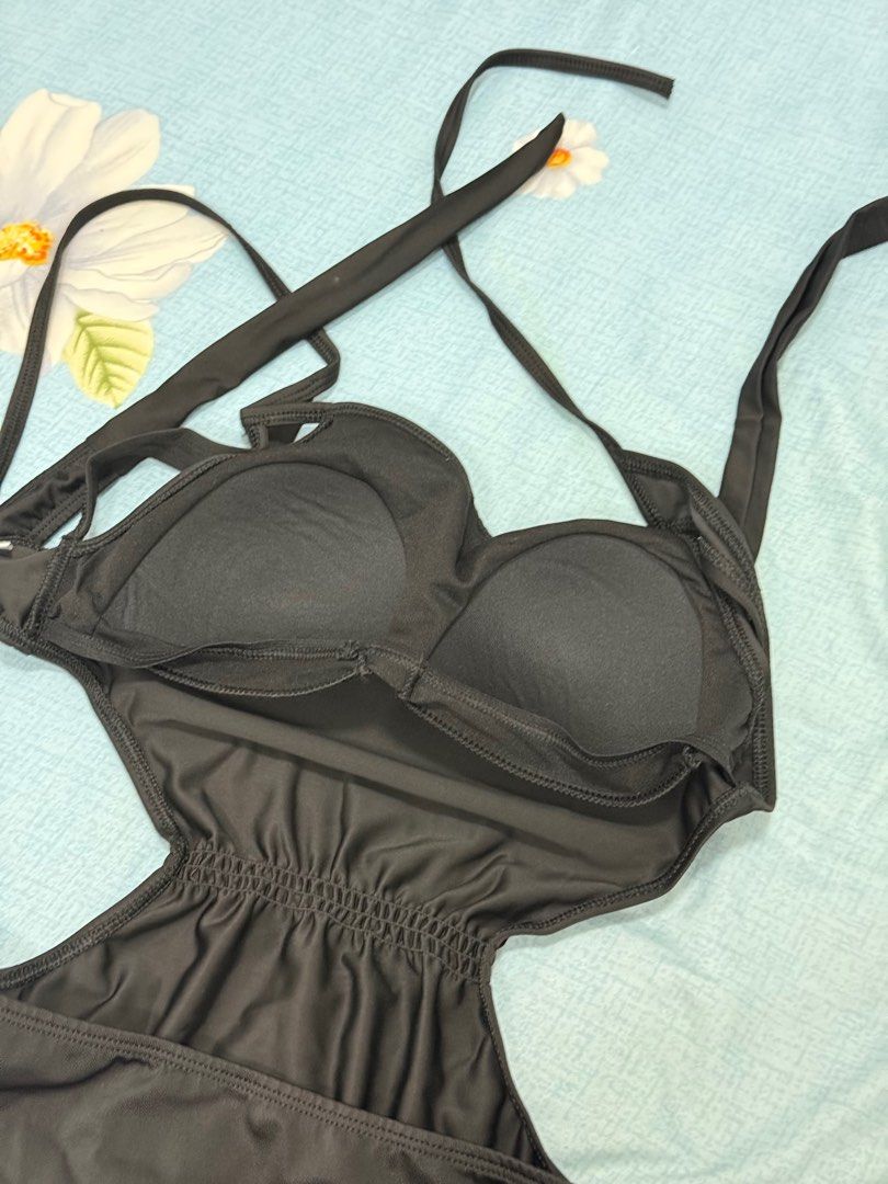 Black Summer Swimsuit (XS-S) (Category: Bikinis & Swimsuits) located in Caloocan City. Submitted by _.helloItsMe (Listing ID 1428589154, Image 3). Description: Not used. Pure black. With foam..