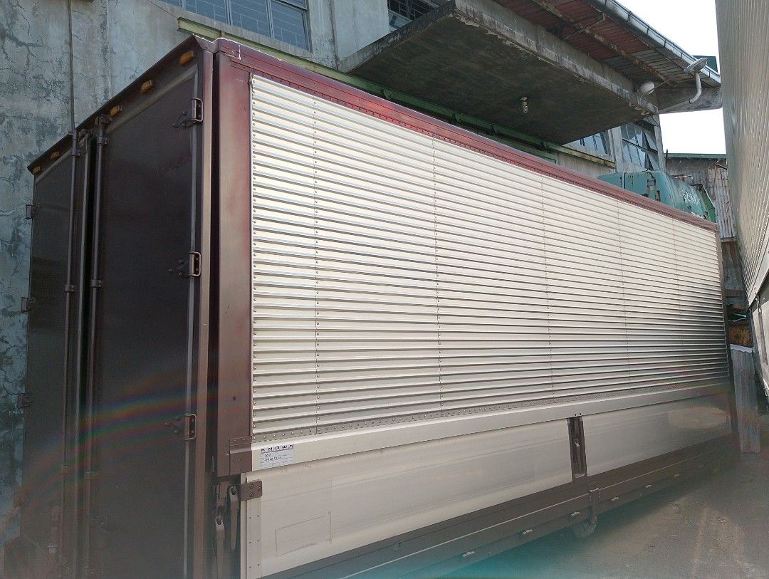 BodyOnly 20feet Wing Body Only (Category: Body Parts and Accessories) located in Meycauayan. Submitted by manilatruc64654 (Listing ID 1428457380, Image 1). Description: SALE SALE 20.9Feet X 8.2 X 8.3 , Aluminum Wing Van Body Only Japan Surplus Galing katanggal lang ,may Bawas pa Presyo pag Bibilhin niyo Cash lang bayad sa Cashier sa Office .