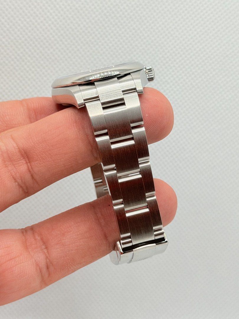 Brand New 09/2025 Rolex 277200 Oyster Perpetual 31 Med Blue Dial (Category: Watches) located in Singapore. Submitted by worthytime (Listing ID 1416011464, Image 2). Description: 🫵Join our Tele-gram channel for latest updates: http://worthytime.biz/tele ➡️Rolex 277200 Oyster Perpetual 31 Med Blue Dial ➡️September 2025 (5 Years Rolex International Warranty Till 09/2030) ➡️Brand New Unworn ➡️Full Complete Set + White Tag ✅Trade Up/Down Welcome ✅Vie