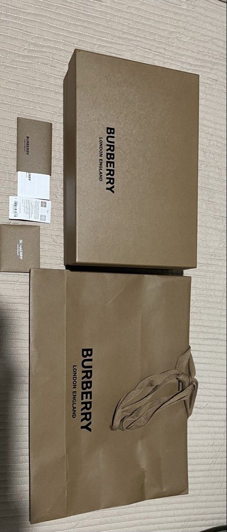 BURBERRY BOX (Category: Luxury Accessories) located in Caloocan City. Submitted by zheligin0932803 (Listing ID 1428466241, Image 1). Description: Burberry BOXES .