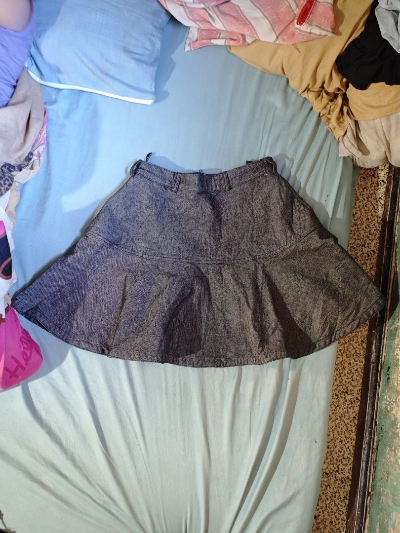 Christian Dior Denim Skirt (Category: Luxury Apparel) located in San Pedro. Submitted by streetthriftsph (Listing ID 1428508071, Image 1). Description: Christian Dior Denim Skirt 450+SF Condition: 9/10 Size: 28 waistline Length: 17.5 Zipper: 9/10 Working Colorate: 9/10.