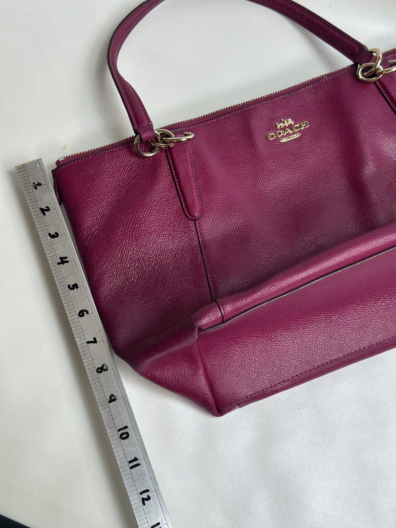 Coach Magenta Leather Ava Tote (Category: Luxury Bags & Wallets) located in Daet. Submitted by thrifthings2018 (Listing ID 1428483015, Image 2). Description: .