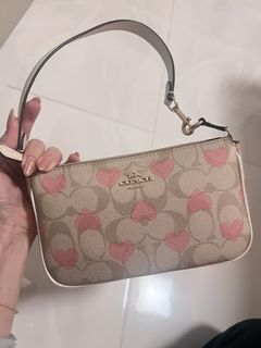 (Category: ) located in . Submitted by crystalglowsg (Listing ID 1428548027, Image 1). Description: .
