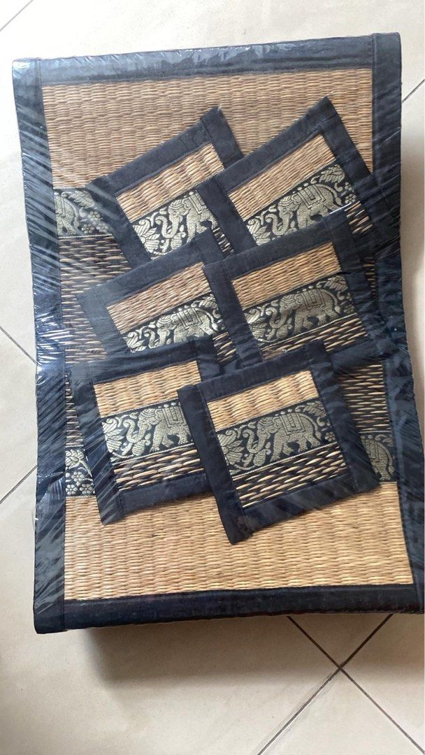Dining place mats469486159738982400