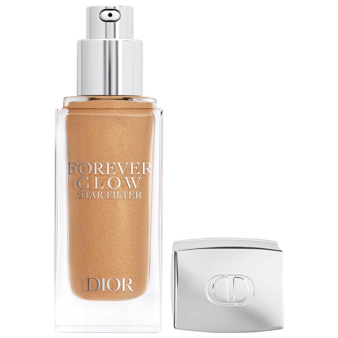 Dior Forever Glow Star Filter in Shade #4 (Category: Makeup) located in Manila. Submitted by prelovedv.20 (Listing ID 1428571682, Image 2). Description: Used once, but this is a bit too tan for me. Perfect for my morena girlies out there! Selling this for PHP 2,500 (negotiable) but market price is PHP 4,500! .