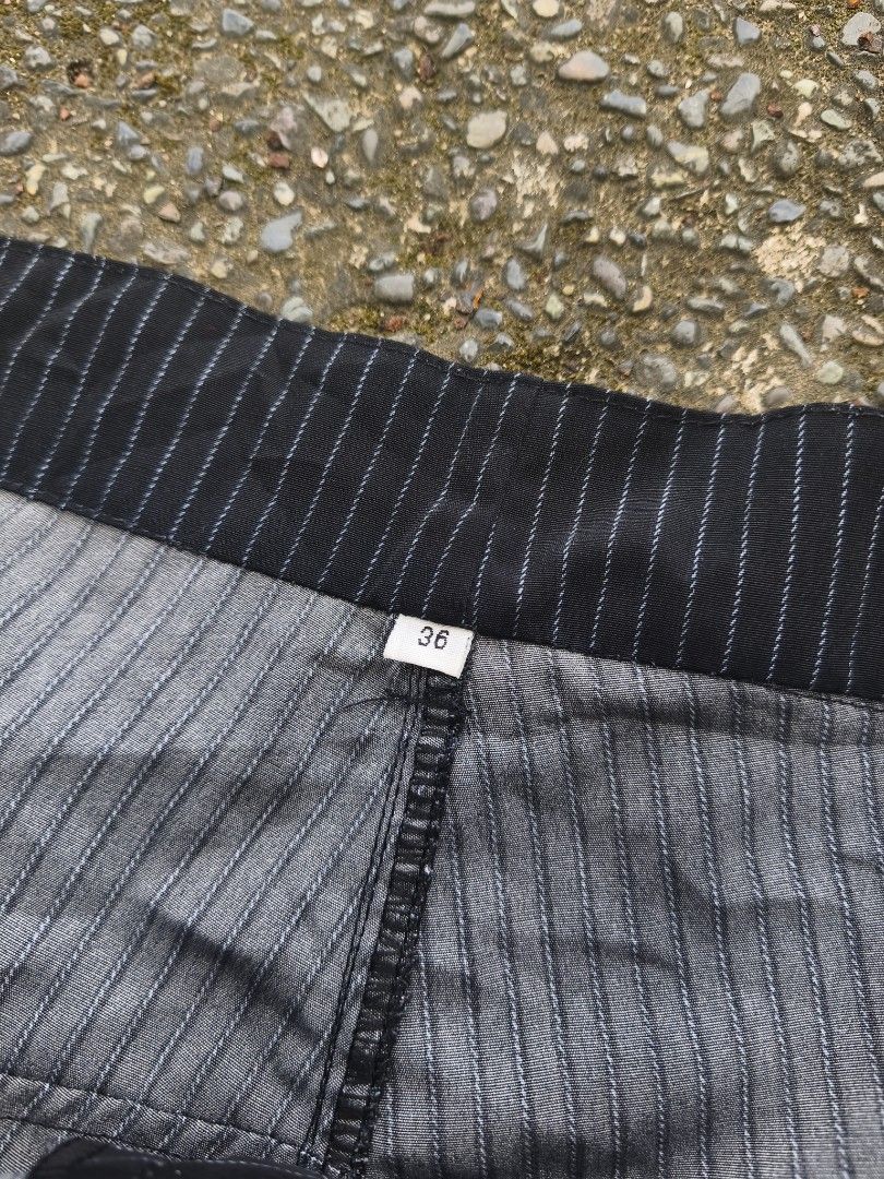 Element Striped Shorts - Size 36 (Category: Shorts) located in Boac. Submitted by umalinico7 (Listing ID 1428458105, Image 3). Description: element size 36 wala tag,size tag lang 350 plus sf .