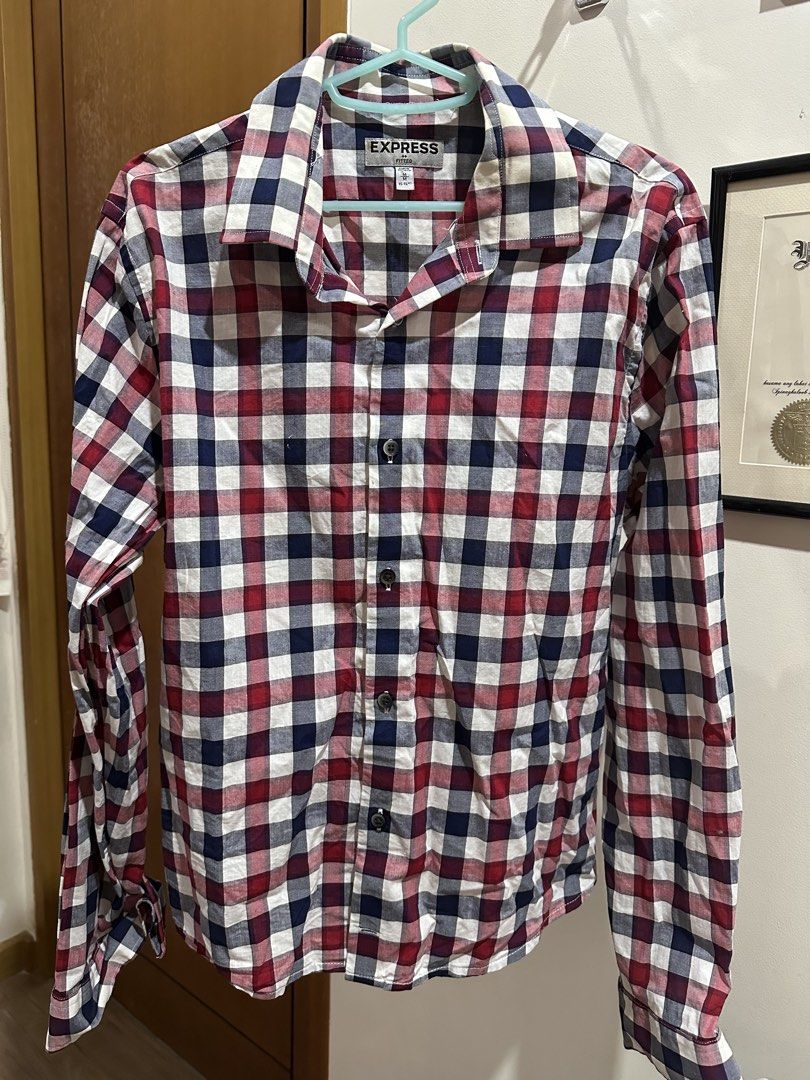 Express Plaid Long Sleeve Shirt (Category: Tshirts & Polo Shirts ) located in Quezon City. Submitted by khaleesitargaryen_08 (Listing ID 1428525609, Image 1). Description: Pre-loved Garage Sale Express Long Sleeves Checkered Black, White & Red Fitted Medium Fabric: cotton Brand: Express Made in Vietnam Shoulder: 17.5 inches Sleeves: 26 in. Width: 20.75 in. Length: 27 in. Size shown: M Fitted Php 350.