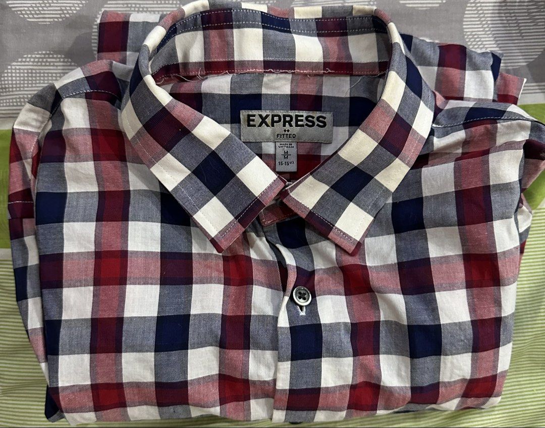 Express Plaid Long Sleeve Shirt (Category: Tshirts & Polo Shirts ) located in Quezon City. Submitted by khaleesitargaryen_08 (Listing ID 1428525609, Image 2). Description: Pre-loved Garage Sale Express Long Sleeves Checkered Black, White & Red Fitted Medium Fabric: cotton Brand: Express Made in Vietnam Shoulder: 17.5 inches Sleeves: 26 in. Width: 20.75 in. Length: 27 in. Size shown: M Fitted Php 350.