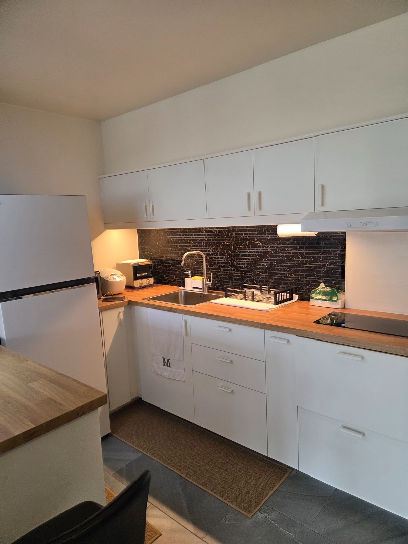 (Category: ) located in . Submitted by mitchvinluan (Listing ID 1428476715, Image 1). Description: .
