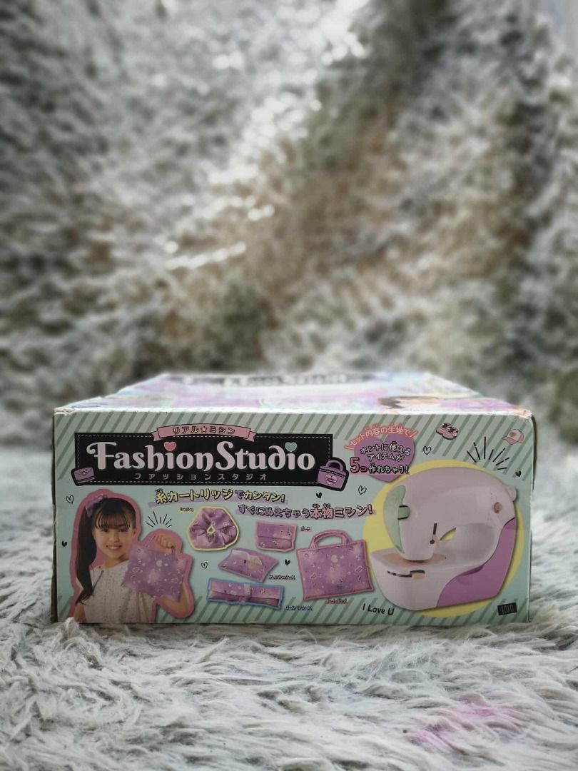 Functional Toy Sewing Machine (Category: Craft Supplies & Tools) located in Santa Cruz. Submitted by jmy_surplus.2 (Listing ID 1428517184, Image 3). Description: Size ; Color ; White Type ; Toy Brand ; No brand Material ; Plastic Style ; Functional Sewing Machine Toy Stocks ; 20 JMA JMY 5 Batch #195.