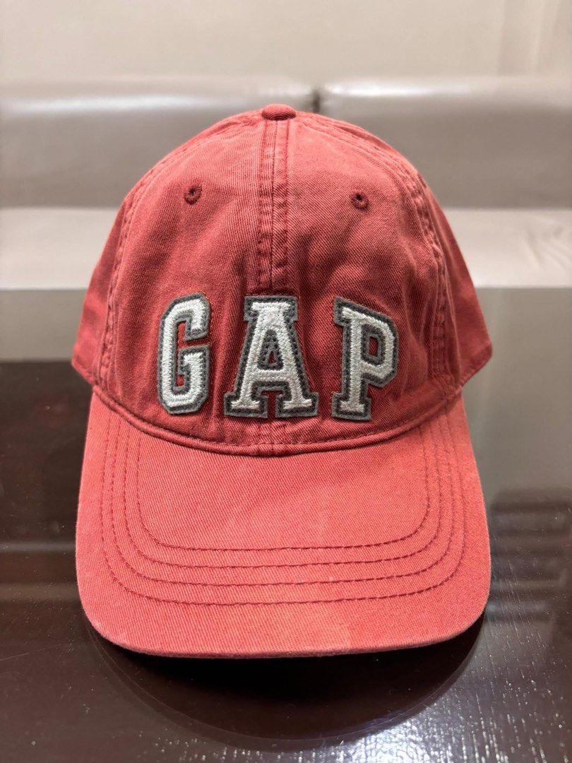 GAP Red Cap (Category: Caps & Hats) located in Binan City. Submitted by momssidehustle26 (Listing ID 1428451144, Image 1). Description: .
