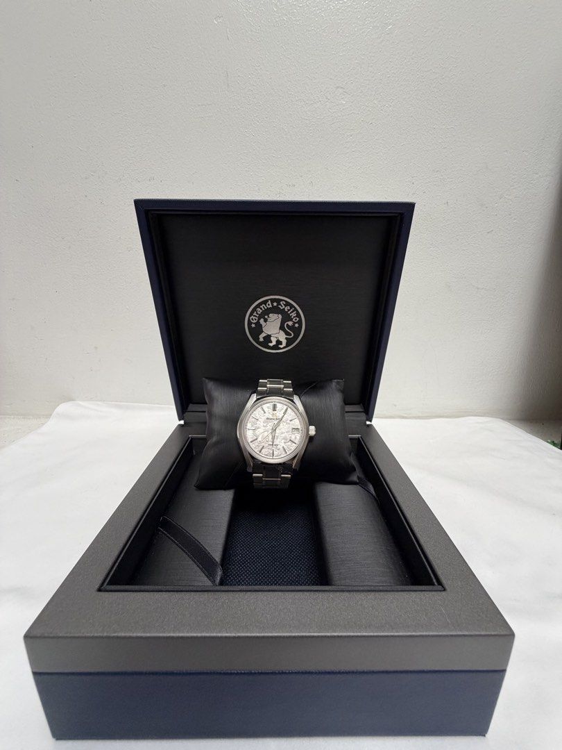 Grand Seiko SBGA413 Shunbun (Category: Luxury Watches) located in Manila. Submitted by marjolynnn (Listing ID 1428551673, Image 2). Description: FOR SALE!!! Grand Seiko SBGA413 Shunbun • Year: 2022 • Price: ₱325,000 • Condition: Excellent, minimal hairline scratches from normal wear • Spring Drive automatic movement (Caliber 9R65) • Includes complete set (box, papers, accessories) Well-kept and maintained piece. 📍 Rockwell, Makati city - Availab