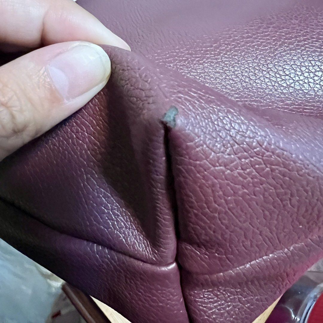 GVN bag (Category: Shoulder Bags) located in Quezon City. Submitted by currentlydeclutterring (Listing ID 1428541374, Image 3). Description: -Size: small Issues -stained inside but i think it might be washable? -with small peeling .