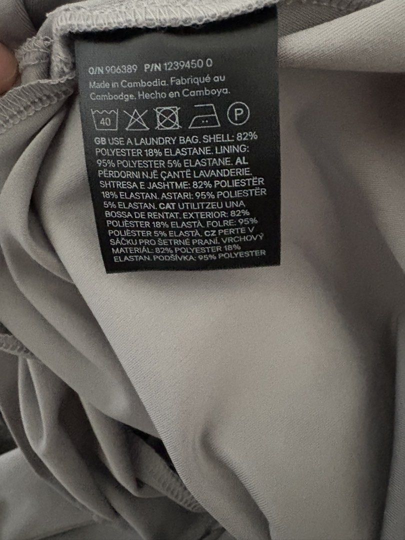 H&M Boat-Neck Jersey Top - Gray (Category: Shirts) located in Taguig. Submitted by cmdcn (Listing ID 1428394867, Image 3). Description: .