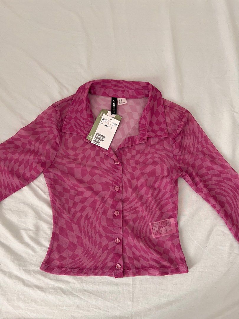 h&m y2k mesh top (Category: Longsleeves) located in Mandaue City. Submitted by user3234 (Listing ID 1428599701, Image 1). Description: .