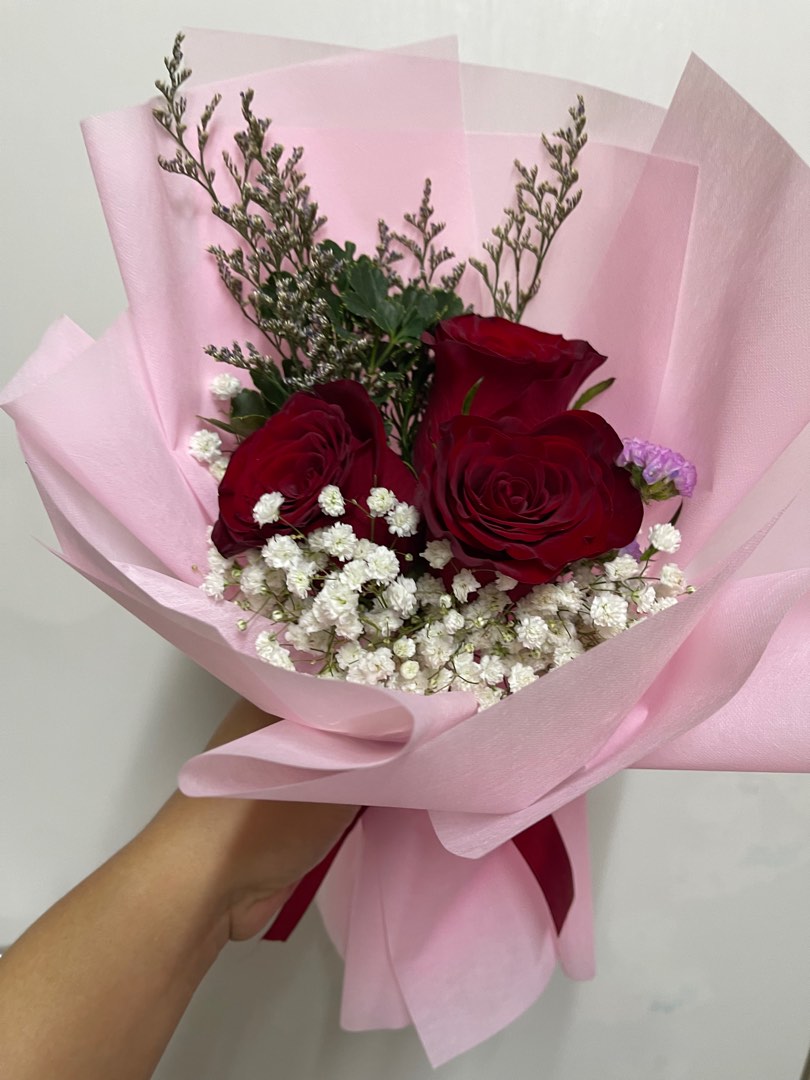 Huamama Roses | $18.80 | Fresh Red Rose Bouquet, Hobbies & Toys ...