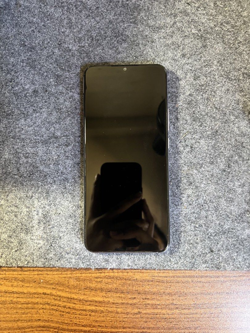 Infinix (Category: Cases & Sleeves) located in Quezon City. Submitted by things2u (Listing ID 1428488945, Image 3). Description: Selling my 5 yr old Infinix hot 10 play (still in good condition) Details - Processor: MediaTek Helio G35 - RAM / Storage: 2GB–4GB RAM, 64GB - storage - Battery: 🔋 6000mAh Honest Issue(s) - ghost touch but once turned off/on it will go back to its normal condition. - noticeable black paint but doesn’t affect the overal
