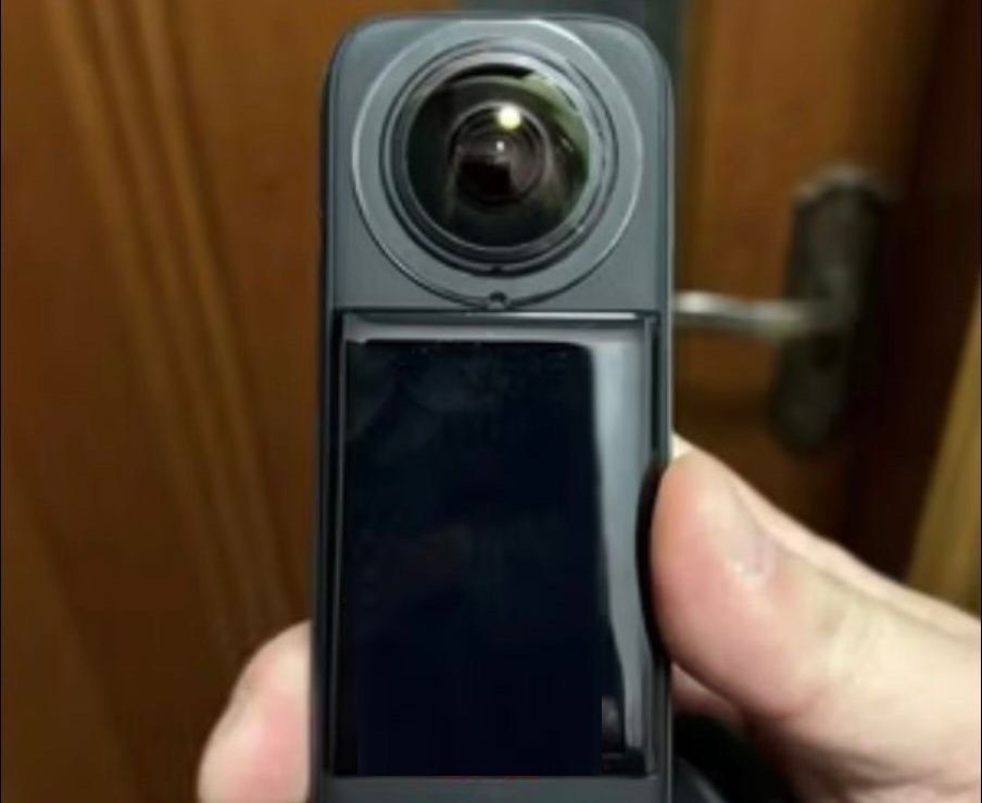 Insta360 ONE RS 1-Inch 360 Edition (Category: Cameras) located in Manila. Submitted by weylinta (Listing ID 1428454770, Image 1). Description: Prelove Insta 360 X3 Action Cam Spec of insta 360 x3 4.7 (3.4K) 📊 Insta360 X3 – Full Specifications 📷 Camera & Image Sensors: Dual 1/2” CMOS sensors Resolution (360 video): 5.7K (5760×2880) @ 30fps Single-lens mode: Up to 4K video Photo resolution: Up to 72MP (360 photos) Aperture: f/1.9 Focal length: 6.