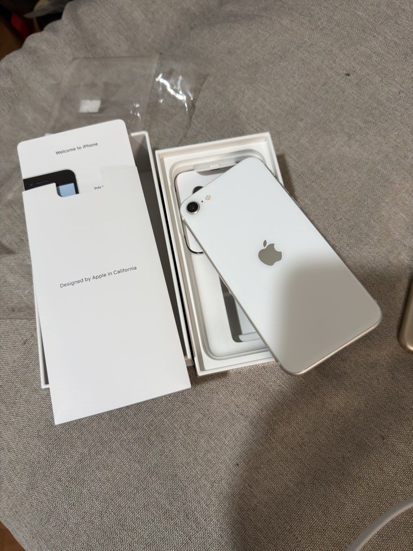 iPhone SE selling for parts (Category: iPhone SE Series) located in Cagayan de Oro. Submitted by kaeo44 (Listing ID 1428495745, Image 2). Description: 📱 iPhone SE 2020 (64GB) – FOR PARTS / REPAIR Selling my iPhone SE 2020 (White, 64GB) ✔️ Like new condition (very well taken care of) ✔️ Original box included ✔️ Battery replaced last year ⚠️ Issue: Not turning on after recent update – No history of water damage – No dents/scratches – Ideal for rep