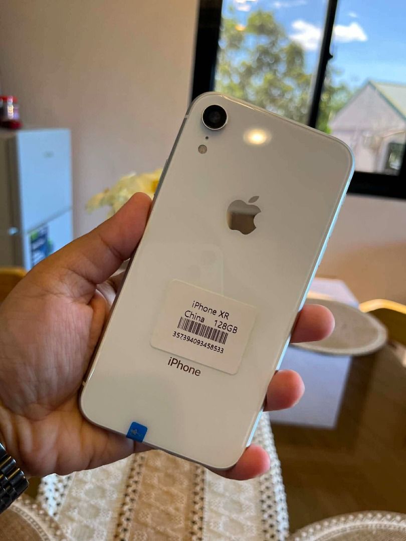 Iphone XR (Category: iPhone X Series) located in Kawit. Submitted by markuzmathers (Listing ID 1428559661, Image 3). Description: FOR SALE: iPhone XR ⚪⚫ (WHITE & BLACK) 💰 ₱11,500 ONLY — BUDGET MEAL NA IPHONE! ✅ Factory Unlocked (Openline all networks) ✅ Pre-Owned (Maayos / Good condition) ✅ No Issue / Smooth gamitin ✅ Perfect for daily use / backup phone ✅ Ready to use — salpak SIM, go agad! 🛡️ 7 Days Replacement Warranty 🛠️ 3 Months Store Ser