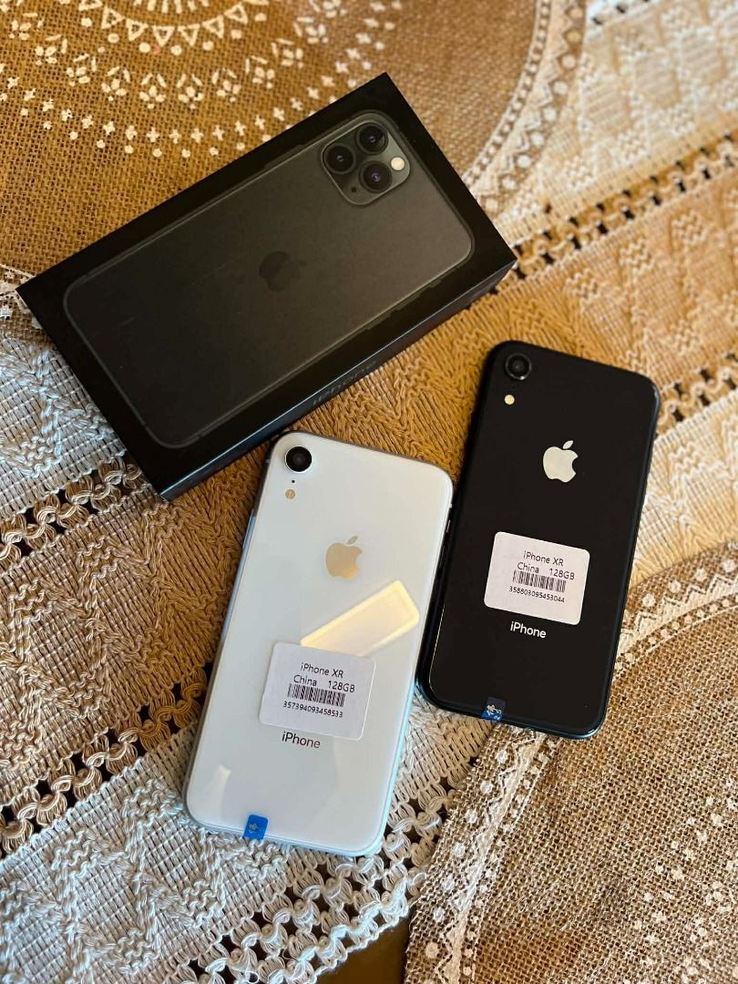 Iphone XR (Category: iPhone X Series) located in Kawit. Submitted by markuzmathers (Listing ID 1428559661, Image 1). Description: FOR SALE: iPhone XR ⚪⚫ (WHITE & BLACK) 💰 ₱11,500 ONLY — BUDGET MEAL NA IPHONE! ✅ Factory Unlocked (Openline all networks) ✅ Pre-Owned (Maayos / Good condition) ✅ No Issue / Smooth gamitin ✅ Perfect for daily use / backup phone ✅ Ready to use — salpak SIM, go agad! 🛡️ 7 Days Replacement Warranty 🛠️ 3 Months Store Ser