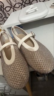 (Category: ) located in . Submitted by ilovetoshop26 (Listing ID 1428510334, Image 1). Description: .
