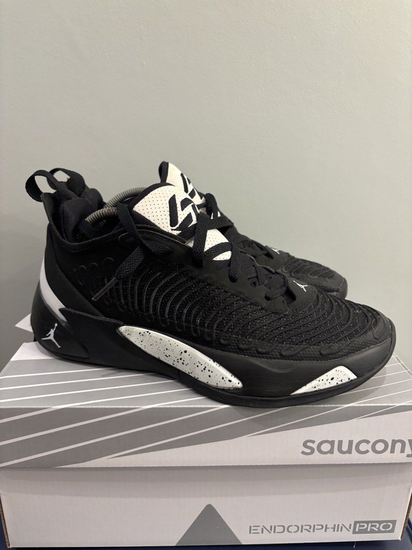 Jordan Luka 1 (Category: Sneakers) located in Muntinlupa City. Submitted by kdloading (Listing ID 1428477307, Image 1). Description: Luka 1 Size 10 Good as new no issues With Box Not locally released RFS: quit basketball.