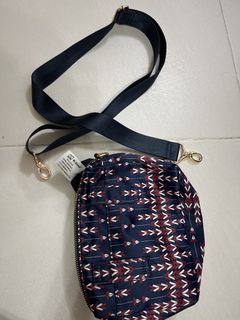 （分類：）位於 。 由 oddwolf.ee6006 提交（商品編號 1428566552，圖片 1）。簡介： 。