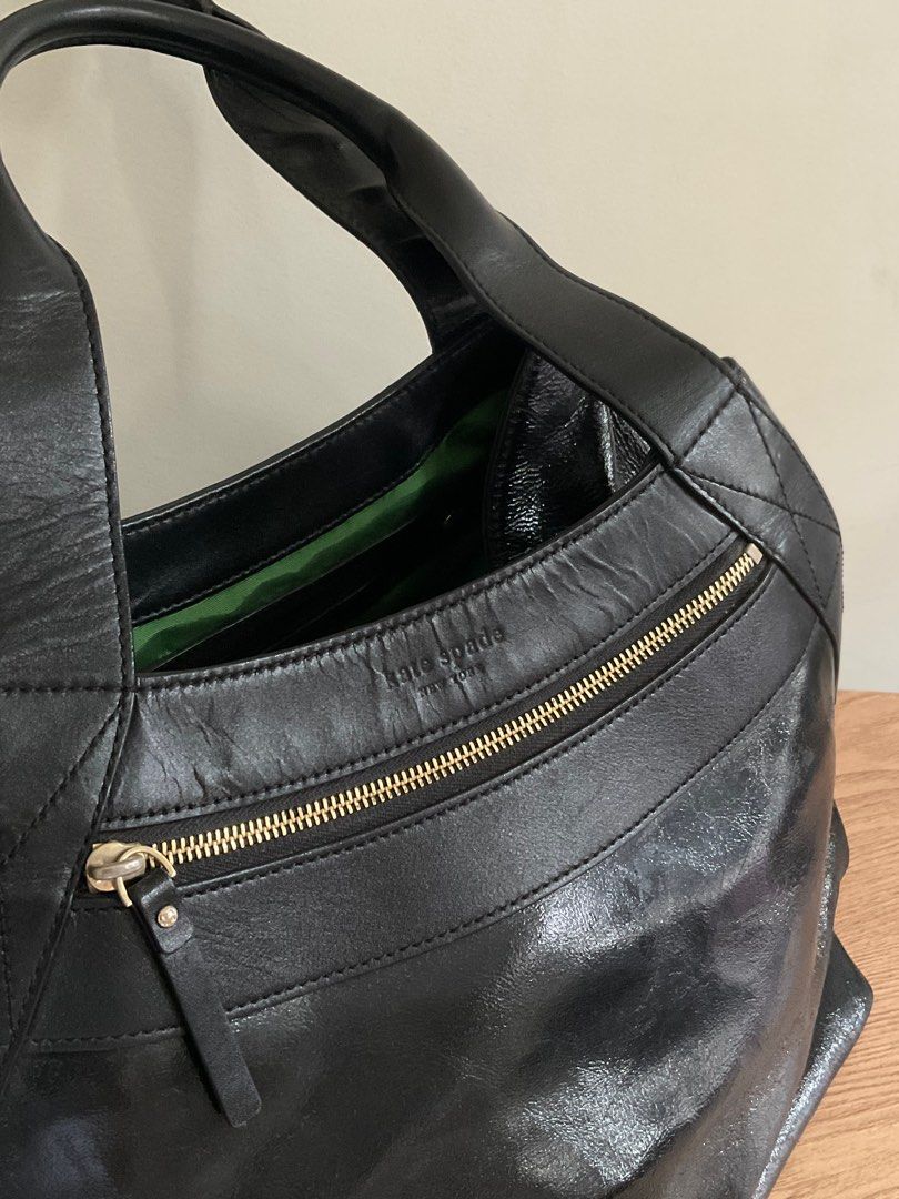 Kate Spade Laminated Leather Open Tote Bag (Category: Luxury Bags & Wallets) located in Davao. Submitted by vaultexchange_ (Listing ID 1428505102, Image 3). Description: Original 8/10 w stain sa inner lining Has signs of use sa leather.