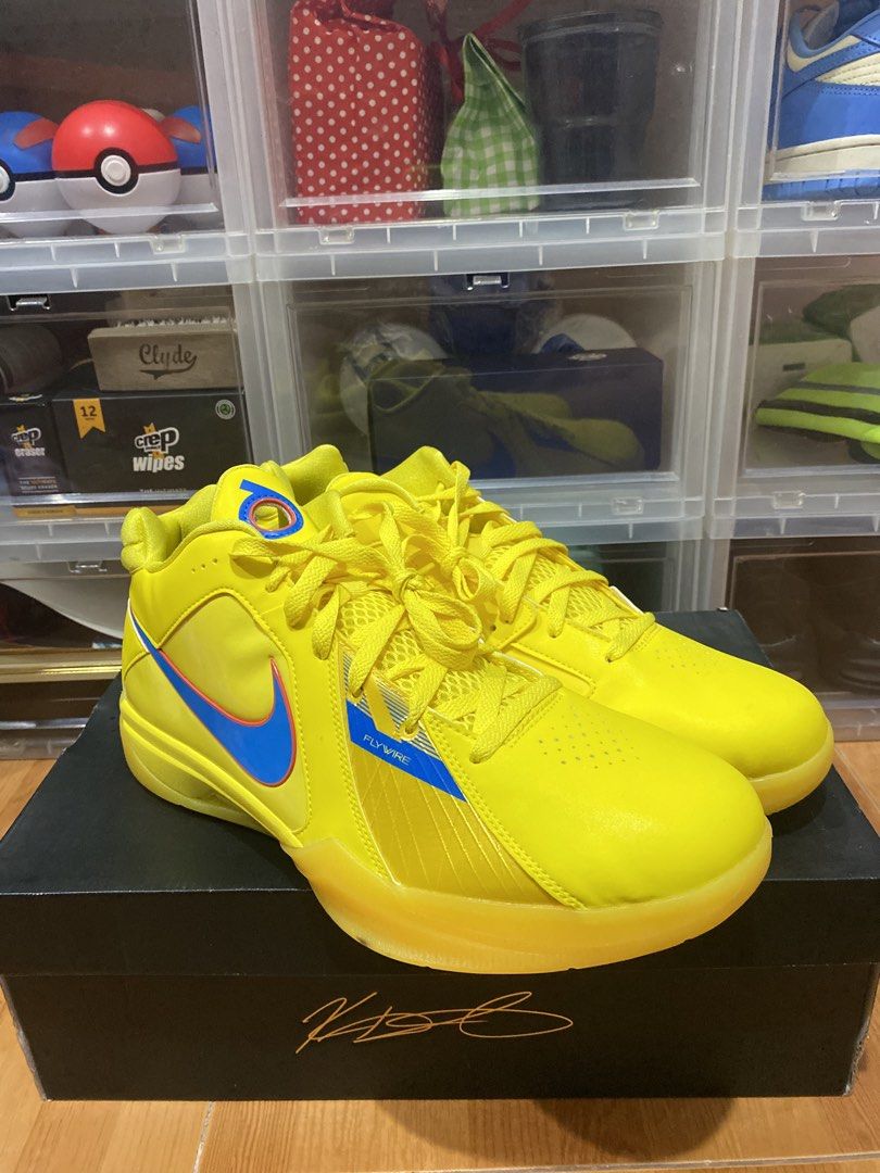 KD 3 Christmas (Category: Sneakers) located in Manila. Submitted by fullcount.ph (Listing ID 1428552882, Image 1). Description: KD 3 Christmas Size: 13US Brand New (Fitted only Issue: Black Spots idk if after I fit or factory defect) Complete With Box.