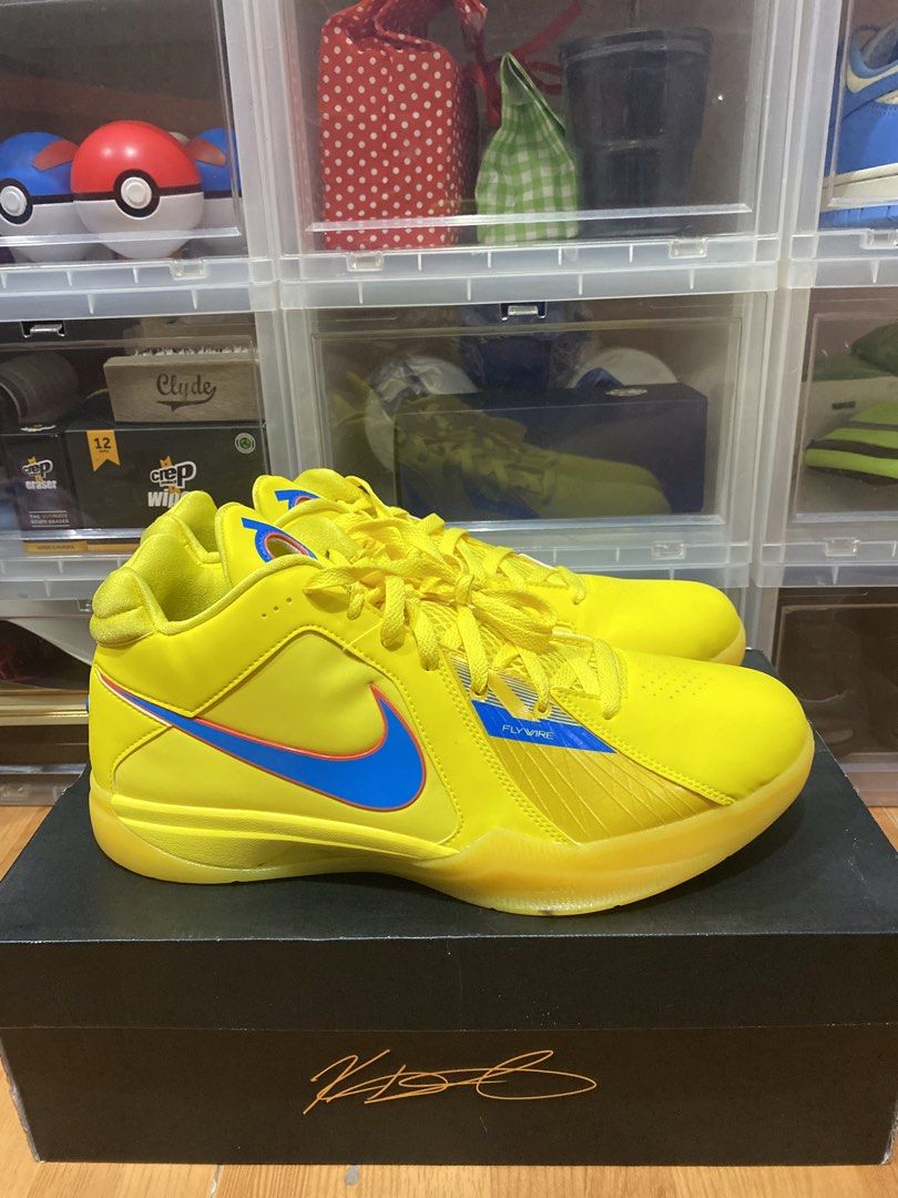 KD 3 Christmas (Category: Sneakers) located in Manila. Submitted by fullcount.ph (Listing ID 1428552882, Image 2). Description: KD 3 Christmas Size: 13US Brand New (Fitted only Issue: Black Spots idk if after I fit or factory defect) Complete With Box.