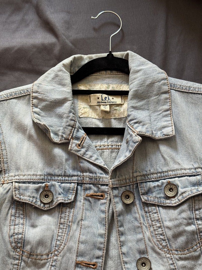 LEI Denim Vest (Category: Coats, Jackets and Outerwear) located in Taguig. Submitted by kleidybug (Listing ID 1428442190, Image 2). Description: -Used once -No issues - Selling because of size - Size Small .